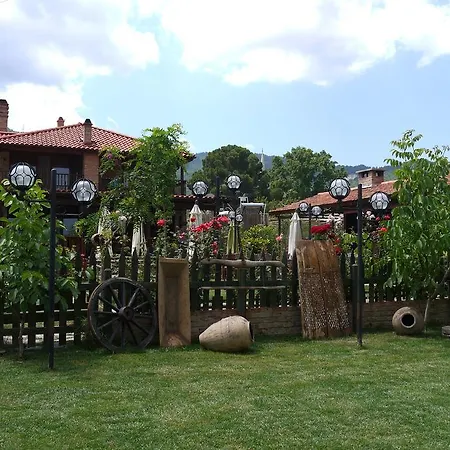 Naturalife Farm *